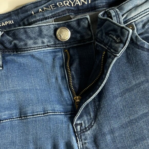 Lane Bryant Women's size 14 Mid-rise Blue Capri - Picture 5 of 14